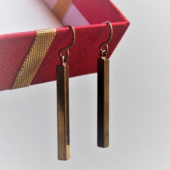Vintage Jewelry - Long Gold Bar Dangle! Mix/Match Sale 2/$10!